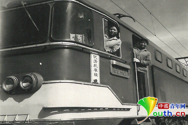 3 Female Drivers of China's 1st-ever Elective Locomotives Share Memories