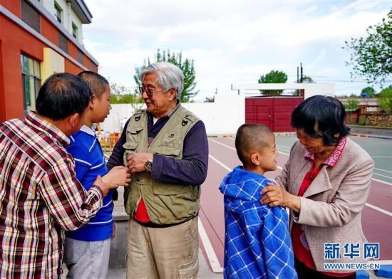 Compassionate Professor Helps Autistic Students in N China