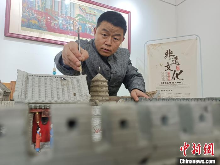 聚焦铁路元素非遗传承人砖雕上刻“乡愁”