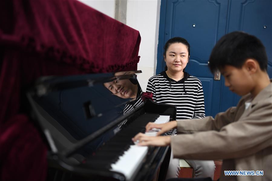 CHINA-ANHUI-SPECIAL EDUCATION-PIANO TEACHER (CN)